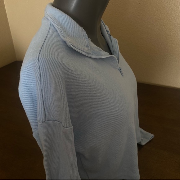 blue sweater - Picture 9 of 9